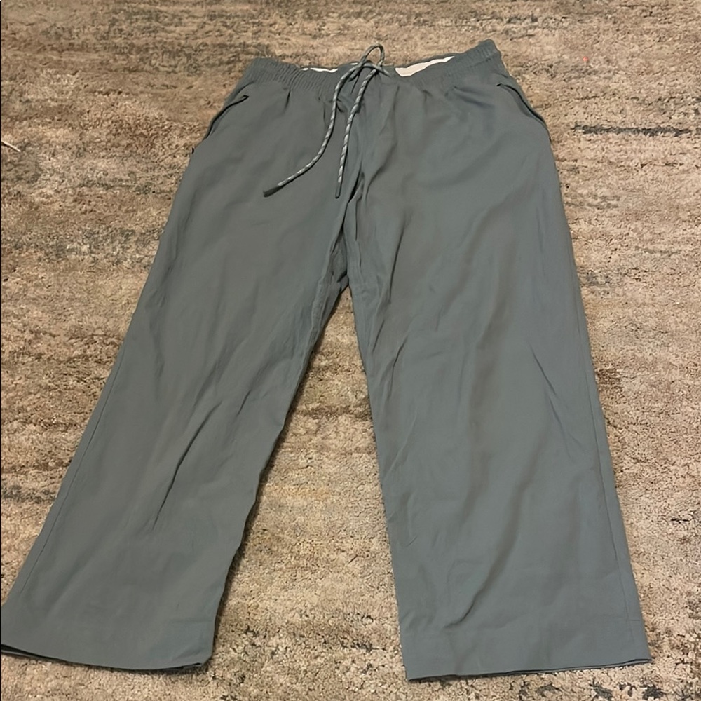 Athleta Trekkie Straight Crop Pants